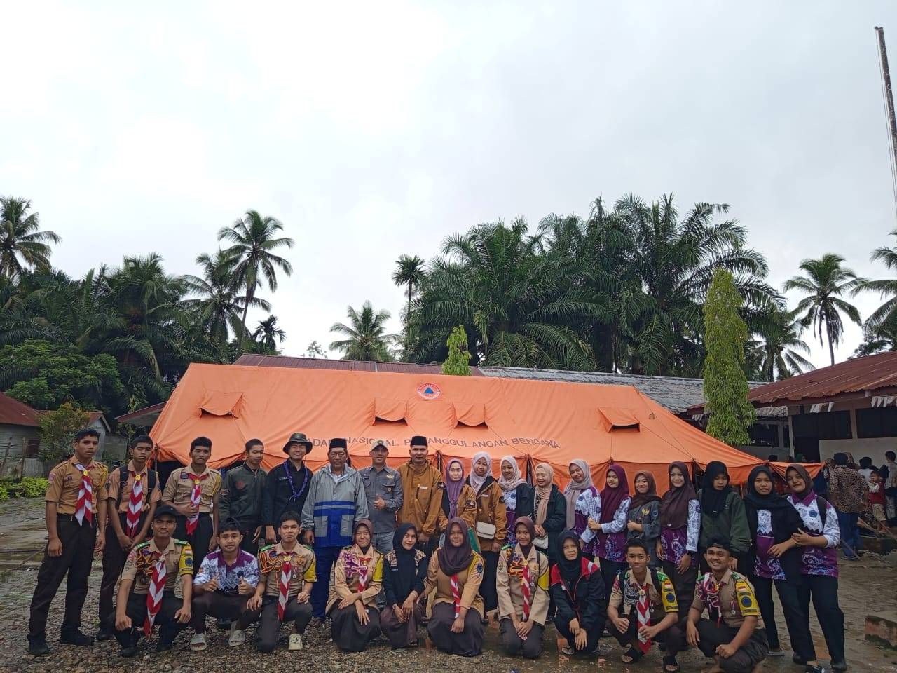 Pramuka SMKN 2 P anyabungan PEDULI BENCANA